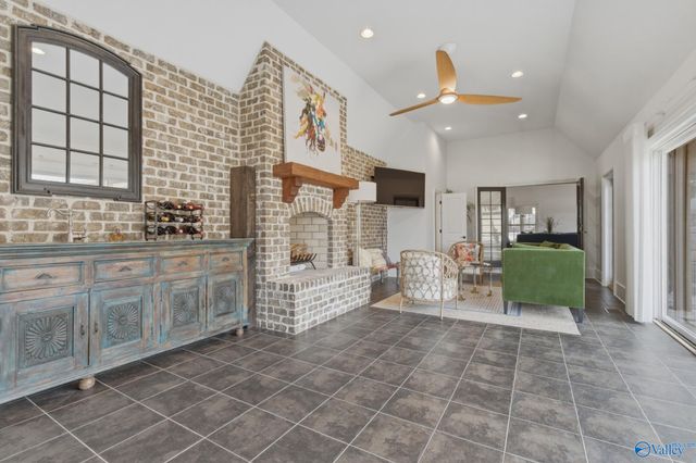 19 Lake Forest Blvd SW, Huntsville, AL 35824