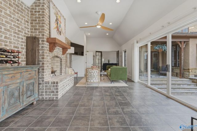 19 Lake Forest Blvd SW, Huntsville, AL 35824