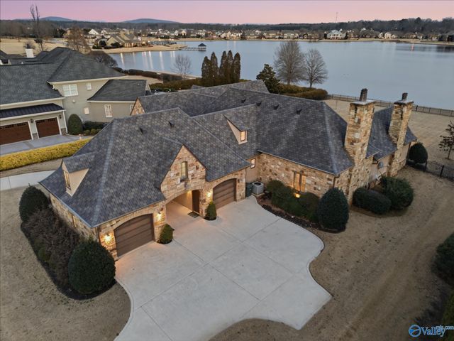 19 Lake Forest Blvd SW, Huntsville, AL 35824