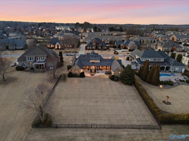 19 Lake Forest Blvd SW, Huntsville, AL 35824