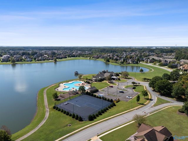 19 Lake Forest Blvd SW, Huntsville, AL 35824