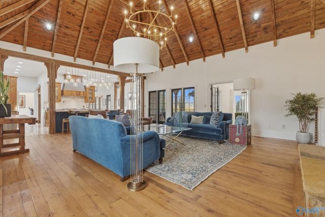 19 Lake Forest Blvd SW, Huntsville, AL 35824