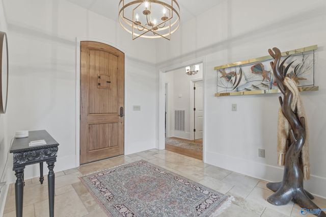 19 Lake Forest Blvd SW, Huntsville, AL 35824