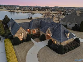 19 Lake Forest Blvd SW, Huntsville, AL 35824