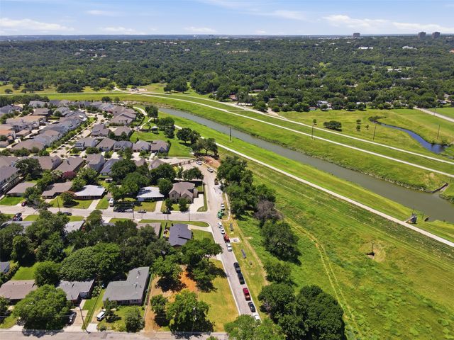 5317 Red Bud Lane, Fort Worth, TX 76114