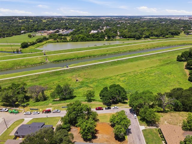 5317 Red Bud Lane, Fort Worth, TX 76114