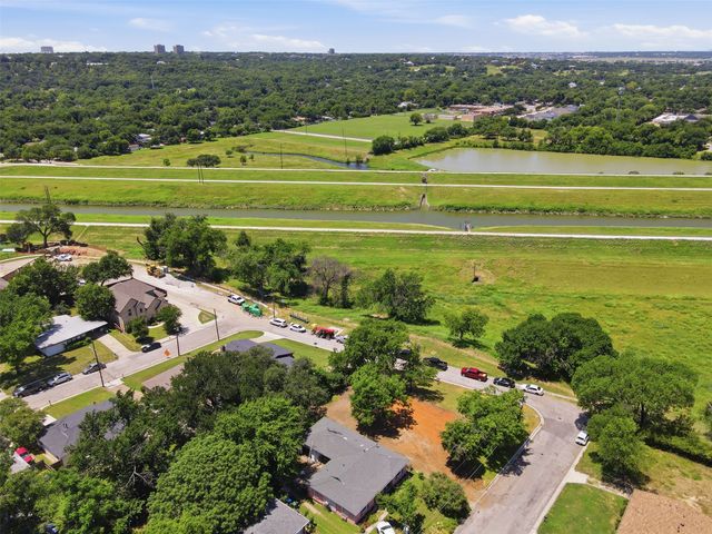 5317 Red Bud Lane, Fort Worth, TX 76114