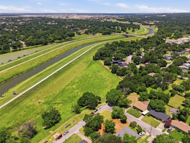 5317 Red Bud Lane, Fort Worth, TX 76114