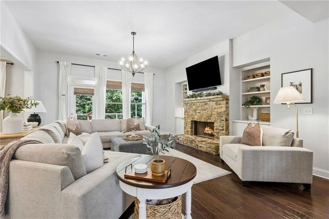 5883 Heritage Ridge, Flowery Branch, GA 30542