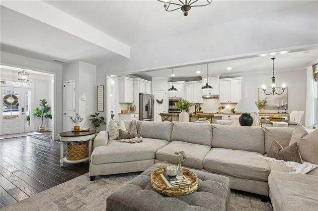 5883 Heritage Ridge, Flowery Branch, GA 30542