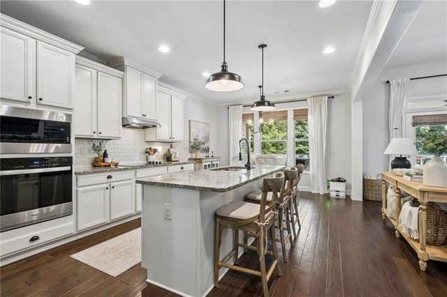 5883 Heritage Ridge, Flowery Branch, GA 30542