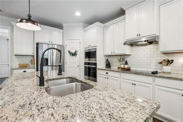 5883 Heritage Ridge, Flowery Branch, GA 30542