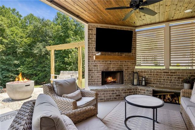 5883 Heritage Ridge, Flowery Branch, GA 30542