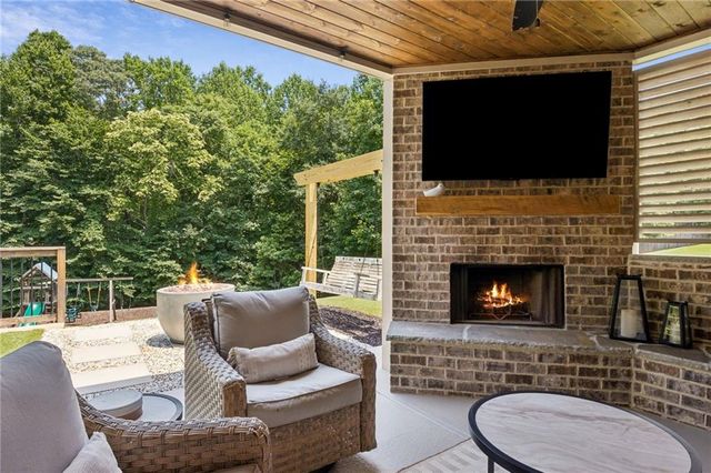 5883 Heritage Ridge, Flowery Branch, GA 30542