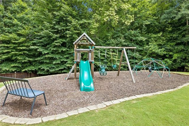 5883 Heritage Ridge, Flowery Branch, GA 30542