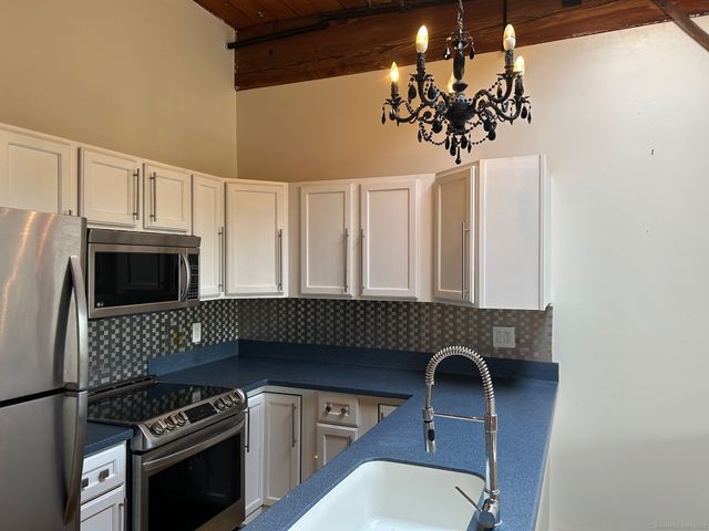 68 Thermos Avenue 410E, Norwich, CT 06360
