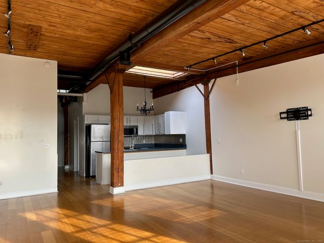 68 Thermos Avenue 410E, Norwich, CT 06360