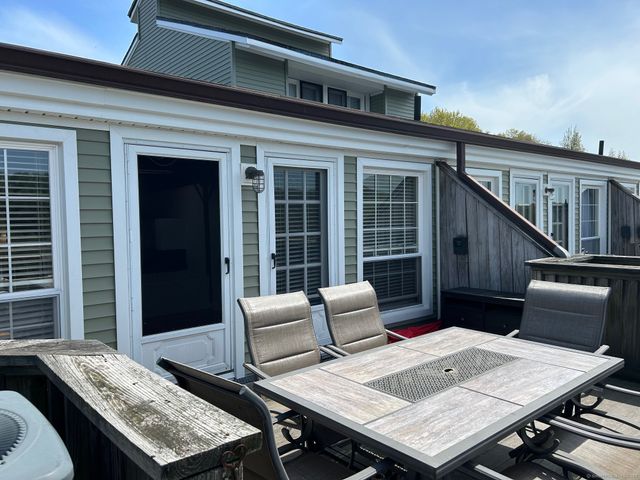 68 Thermos Avenue 410E, Norwich, CT 06360