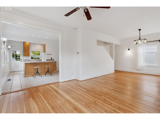 5624 Ne Glisan St, Portland, OR 97213