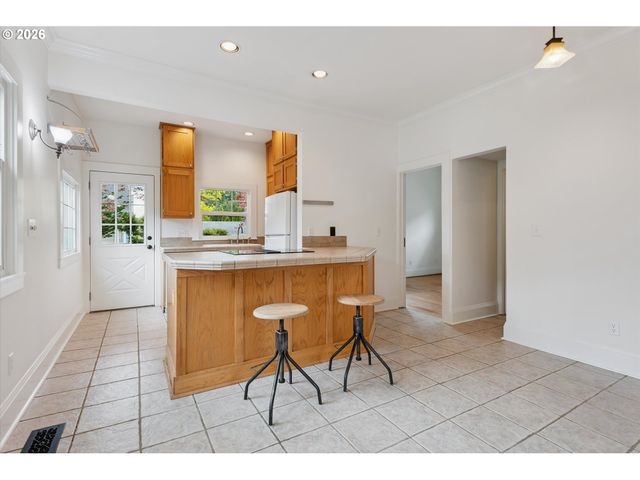 5624 Ne Glisan St, Portland, OR 97213