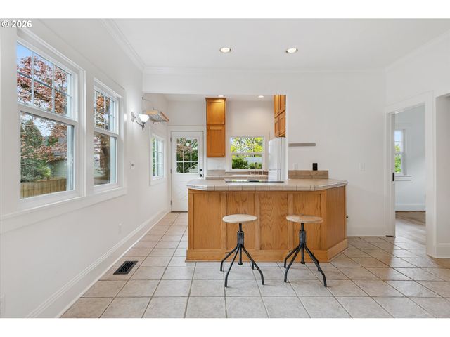 5624 Ne Glisan St, Portland, OR 97213