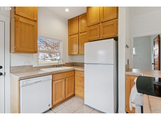 5624 Ne Glisan St, Portland, OR 97213