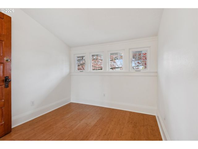 5624 Ne Glisan St, Portland, OR 97213