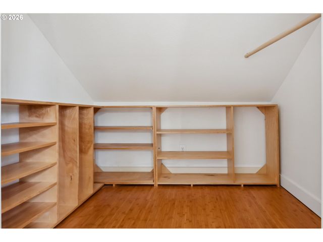 5624 Ne Glisan St, Portland, OR 97213