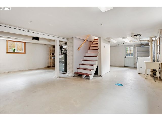 5624 Ne Glisan St, Portland, OR 97213