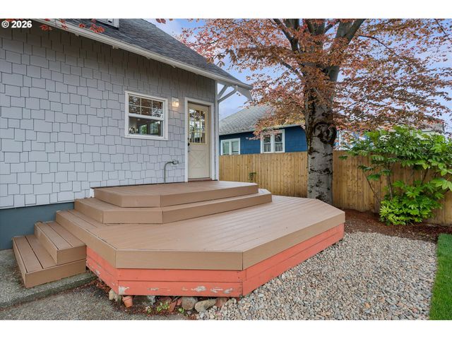 5624 Ne Glisan St, Portland, OR 97213