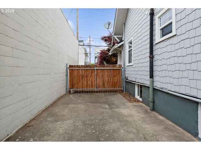 5624 Ne Glisan St, Portland, OR 97213