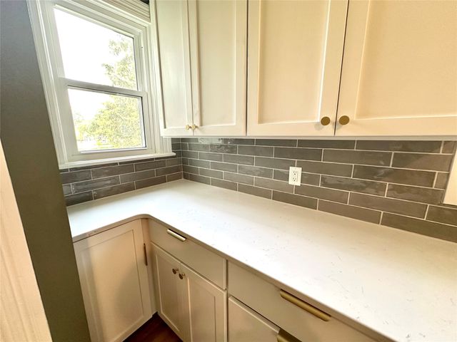1016 Elm Street, Grinnell, IA 50112