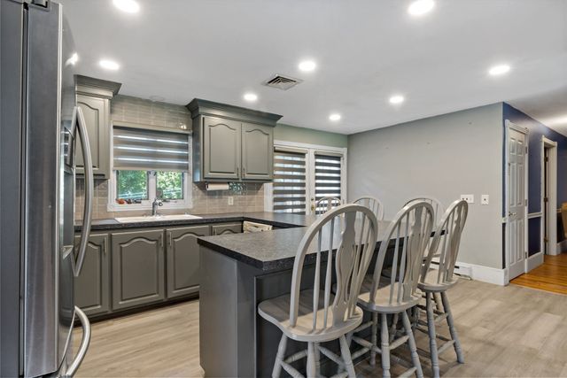 238 Chestnut St, Rehoboth, MA 02769