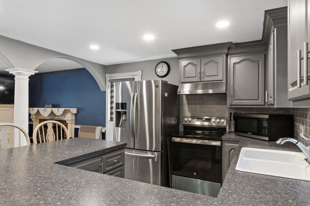 238 Chestnut St, Rehoboth, MA 02769