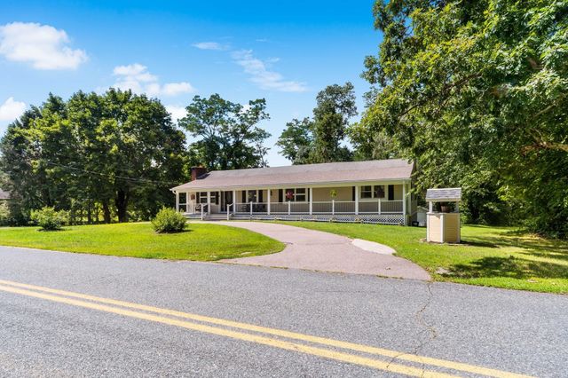 238 Chestnut St, Rehoboth, MA 02769