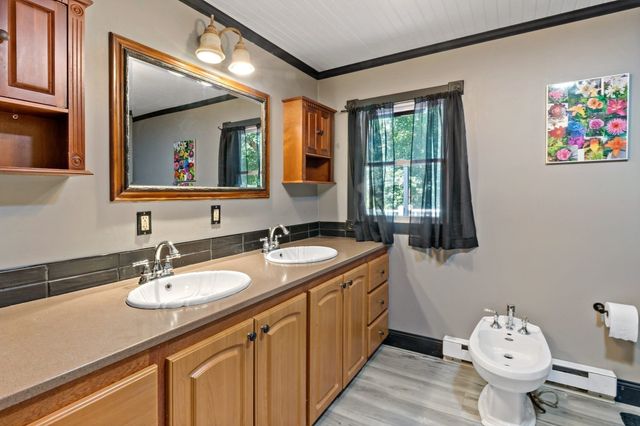 238 Chestnut St, Rehoboth, MA 02769