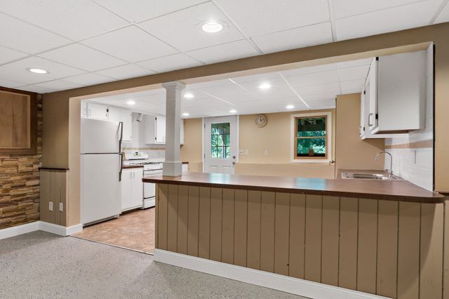 238 Chestnut St, Rehoboth, MA 02769