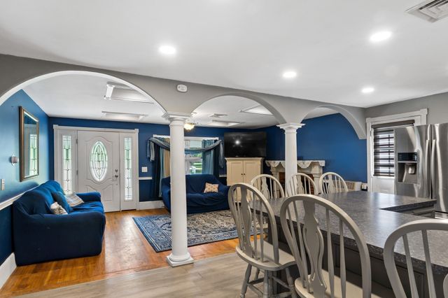 238 Chestnut St, Rehoboth, MA 02769