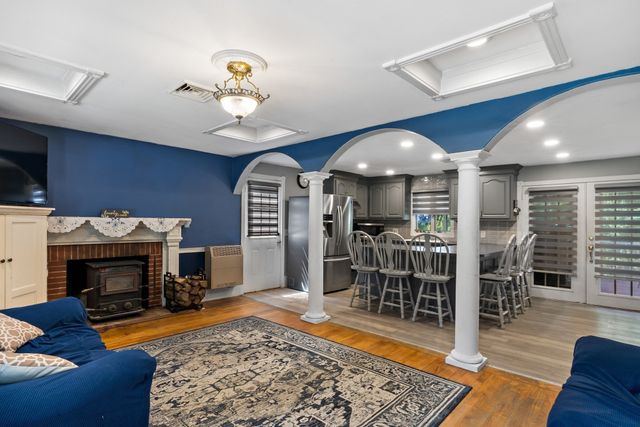 238 Chestnut St, Rehoboth, MA 02769