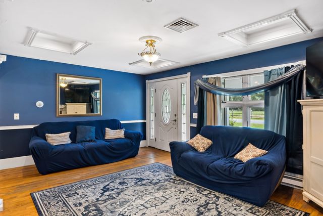 238 Chestnut St, Rehoboth, MA 02769