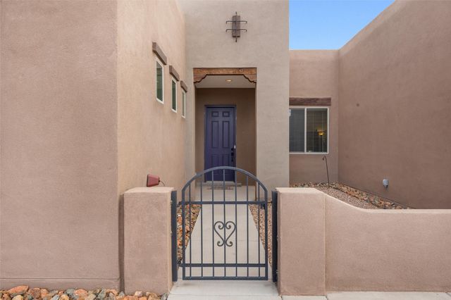 4689 Lluvia Encantada, Santa Fe, NM 87507