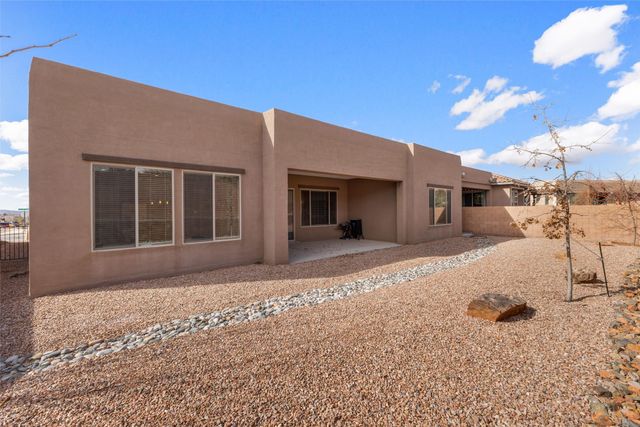 4689 Lluvia Encantada, Santa Fe, NM 87507