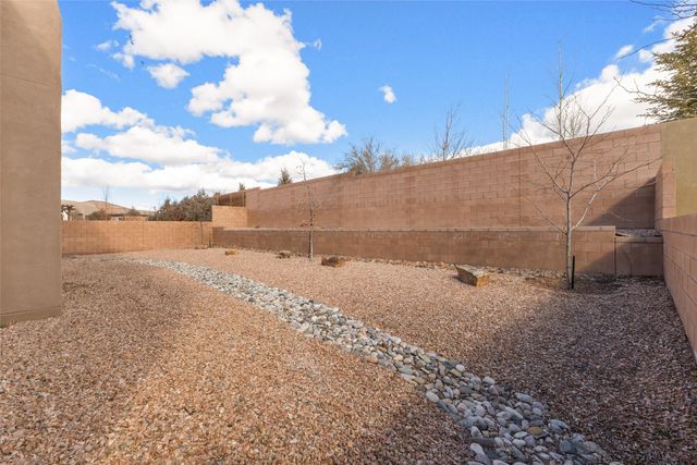 4689 Lluvia Encantada, Santa Fe, NM 87507