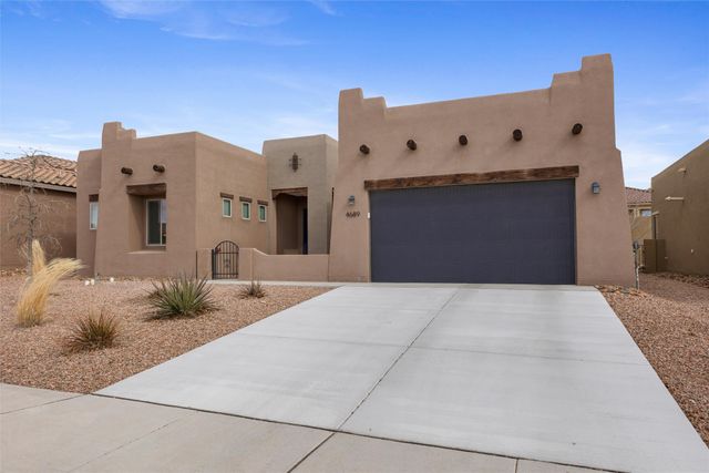 4689 Lluvia Encantada, Santa Fe, NM 87507