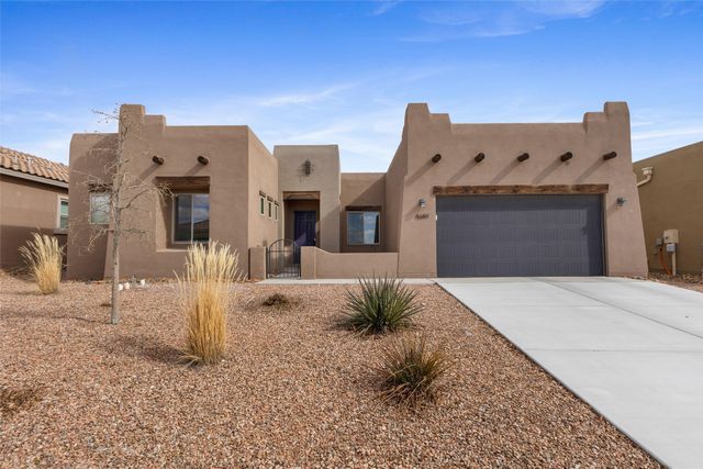 4689 Lluvia Encantada, Santa Fe, NM 87507