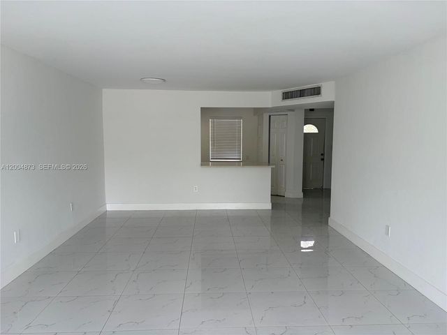 1401 NE 191st St D201, Miami, FL 33179