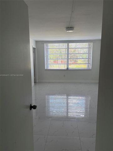 1401 NE 191st St D201, Miami, FL 33179