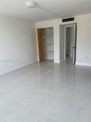 1401 NE 191st St D201, Miami, FL 33179