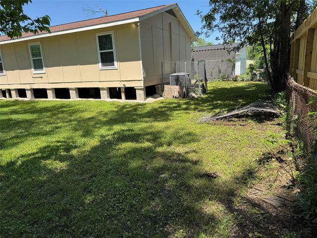 7722 West Street, Houston, TX 77093