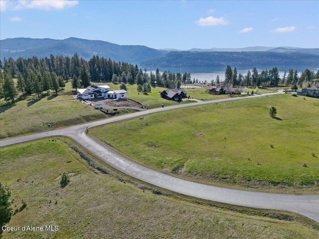16905 S Magma Ln, Coeur D'alene, ID 83814